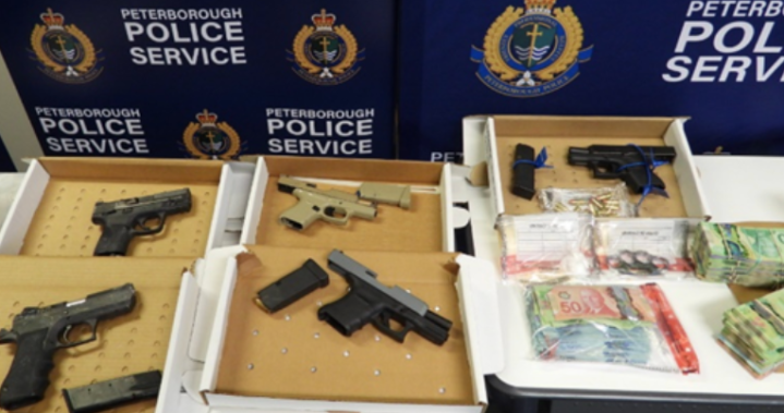 4 арестувани след наркотици, десетки оръжия конфискувани в Питърбъро, Уоркуърт: полицията