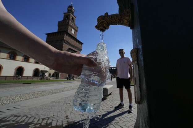 Litre of bottled water contains nearly a quarter million invisible nanoplastics: scientists