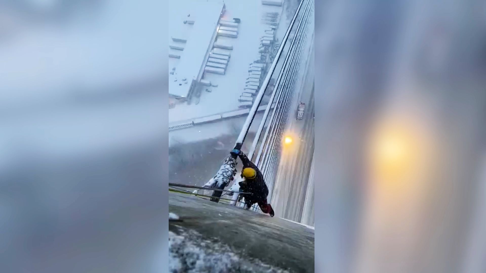 Докато Metro Vancouver се бори с повече от 20 сантиметра