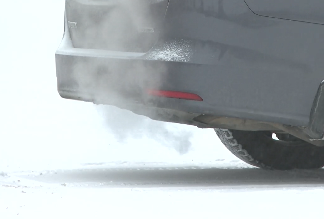 Alberta motorists warned about dangers of idling unlocked vehicles in winter
