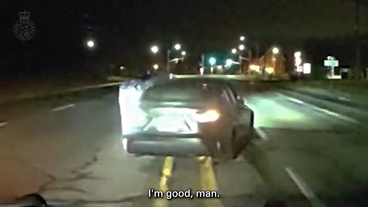 Предполагаемо увреден шофьор движещ се в грешната посока със сериозно