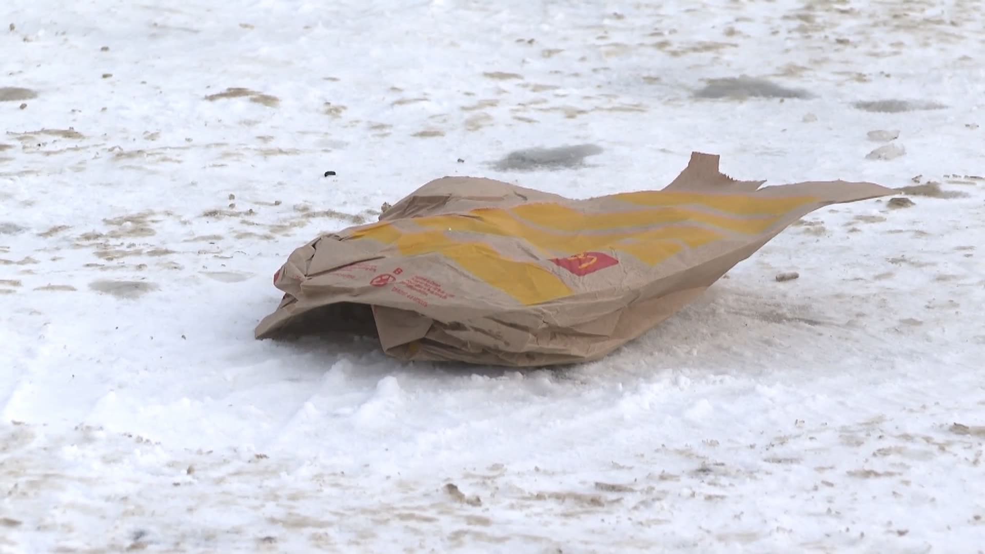 Calgarians start paying for take-out bags, utensils under new city bylaw