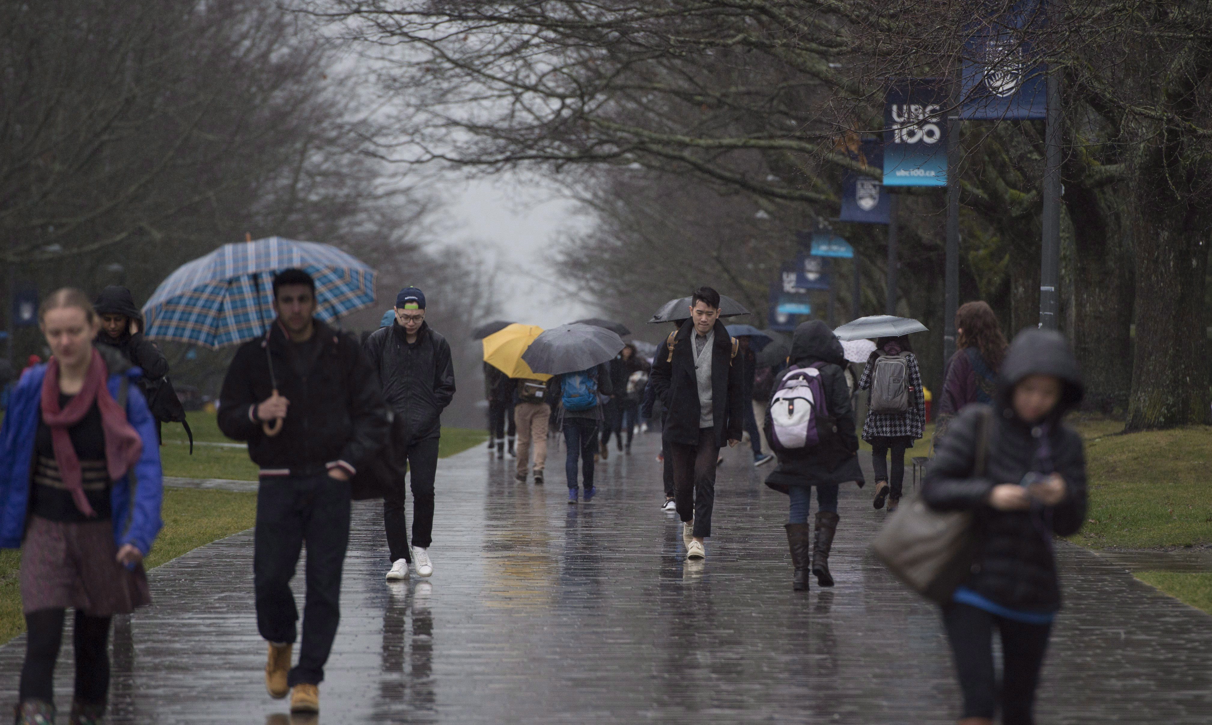 Финансовите рискове които ограничаването на международните студенти представлява за канадските