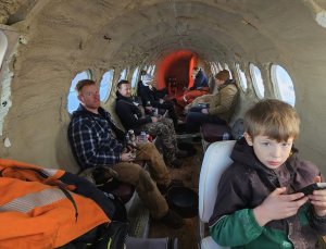 Airplane ice shack in Saskatchewan drawing a lot of attention