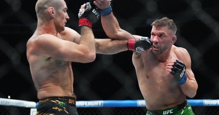 挑战者德里库斯·德普莱西斯在UFC 297上以分歧判决战胜肖恩·斯特里克兰