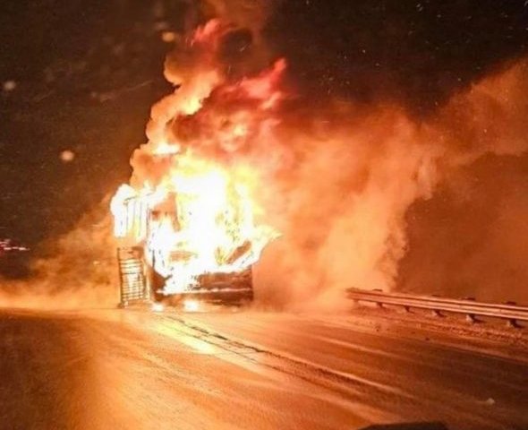 Bus fire closes portion of Highway 63 north of Fort McKay