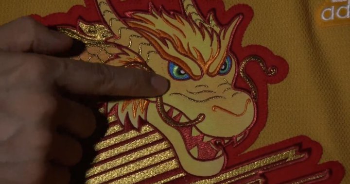 Ванкувър Кенъкс празнуват „Годината на Дракона“ със специални фланелки