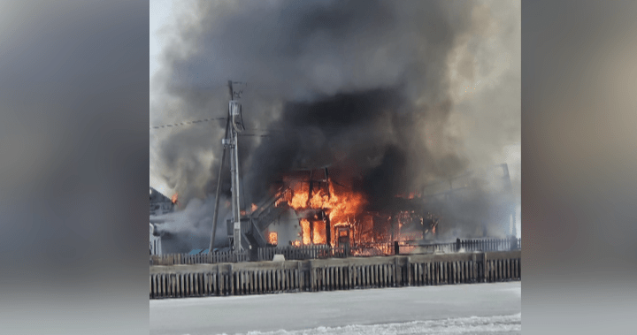 Причината за пожара който изгори ресторант Aboiteau Seafood Paradise и