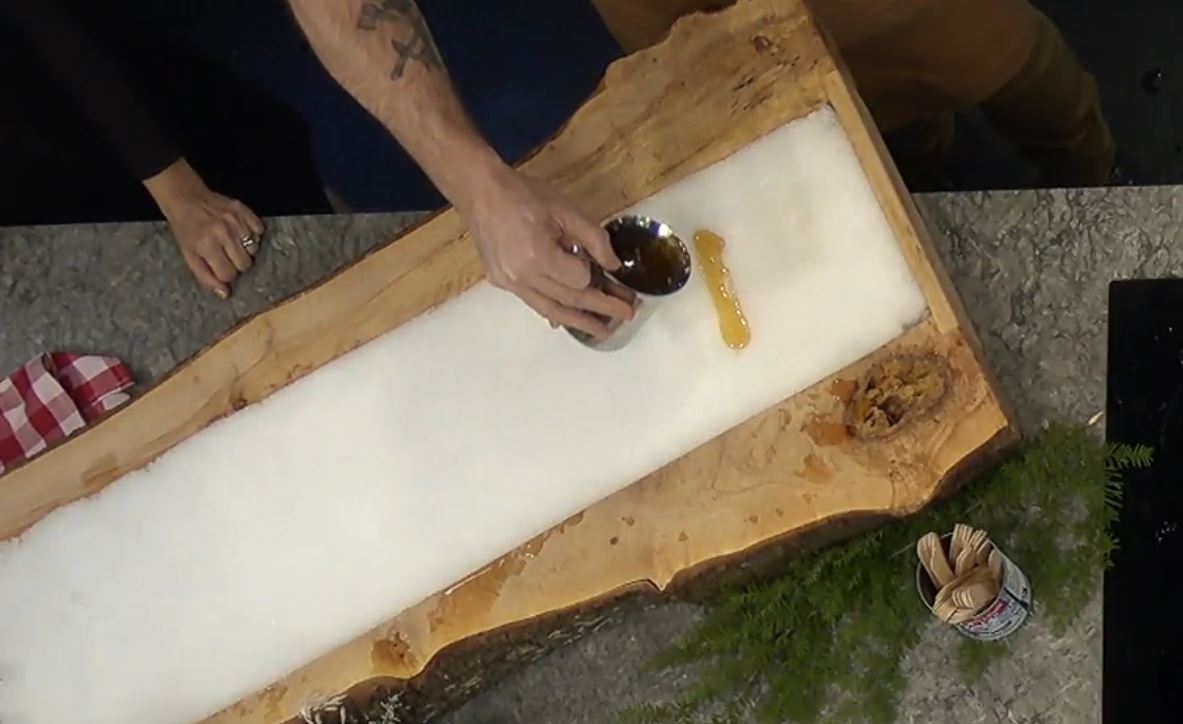 Готвачът J C Poirier от ресторант St Lawrence във Ванкувър се