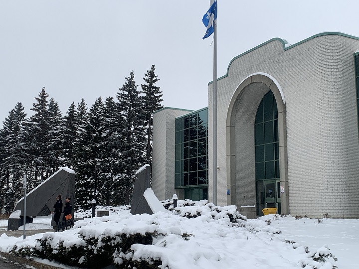 Заподозреният за намушкването с нож във вторник в съдилище близо