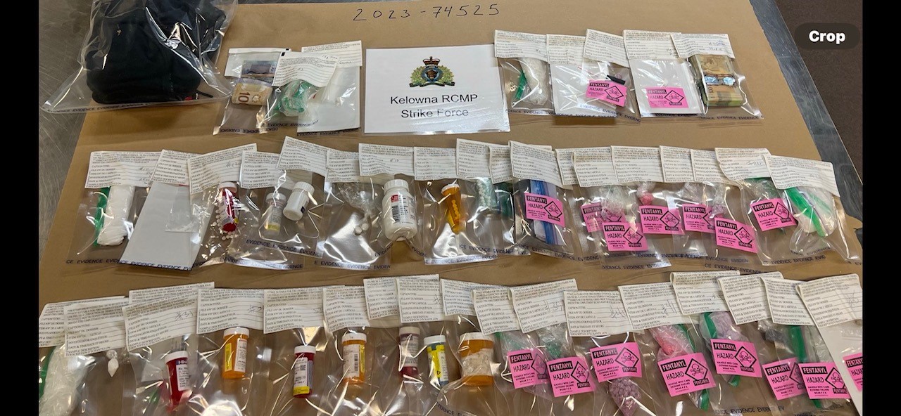 Kelowna Mounties иззеха кокаин фентанил хидроморфон дилаудид и оксикодон хапчета