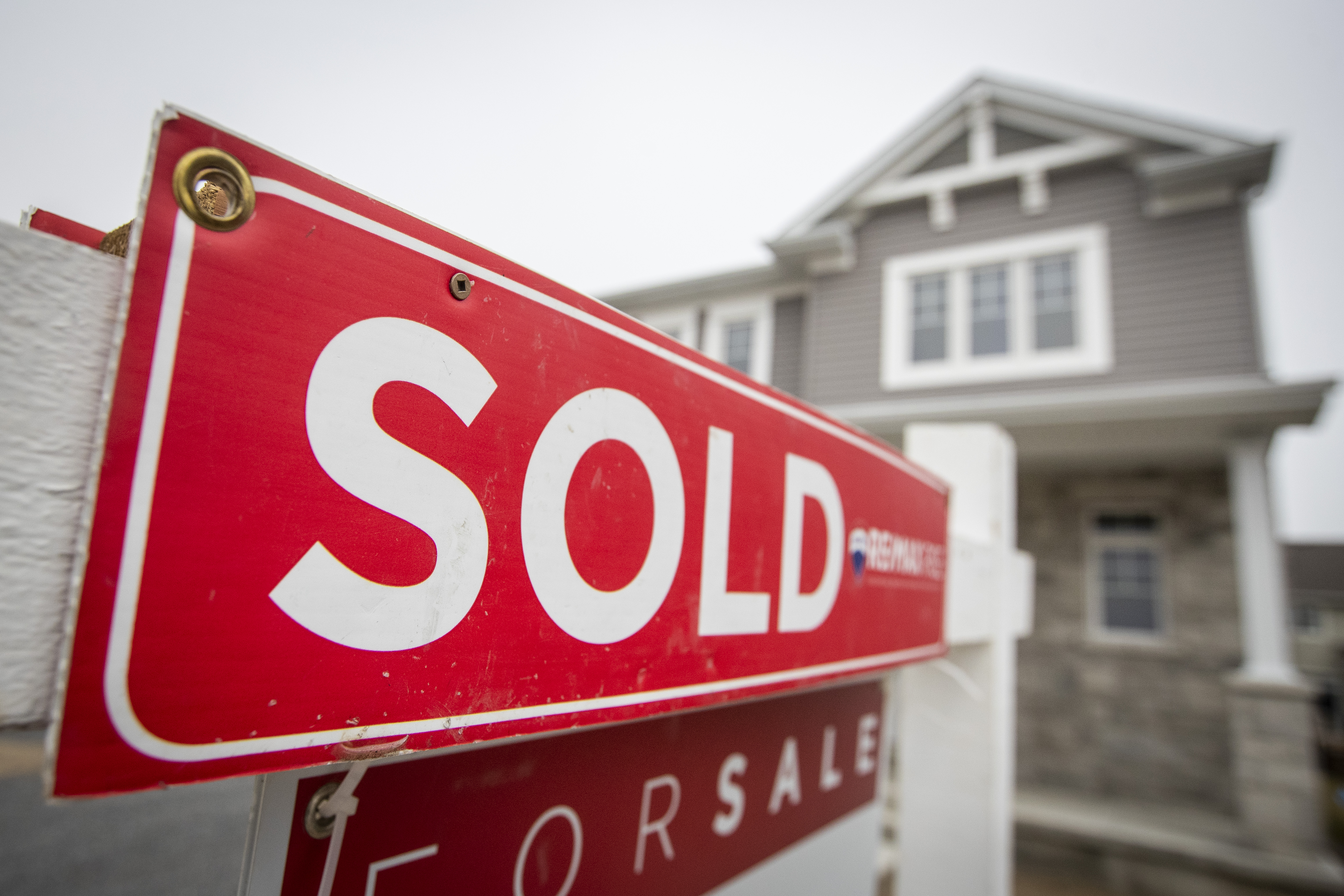 Canada S Housing Market Hit An Unexpected Surge Heading In 2024 Will   Home Sold Sign 