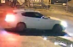 Toronto police looking to identify three suspects who broke into North York home - image