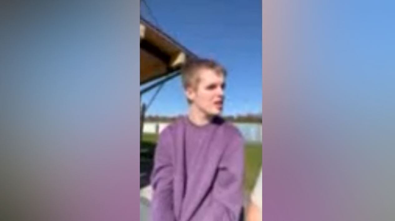 Майка от Пауъл Ривър Британска Колумбия изисква отговори след като