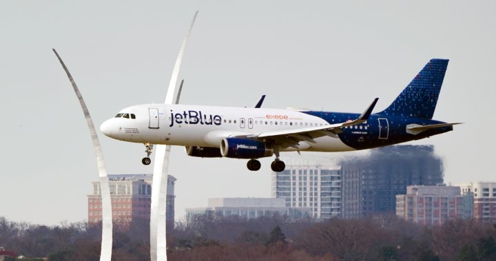 JetBlue каза в понеделник че главният изпълнителен директор Робин Хейс