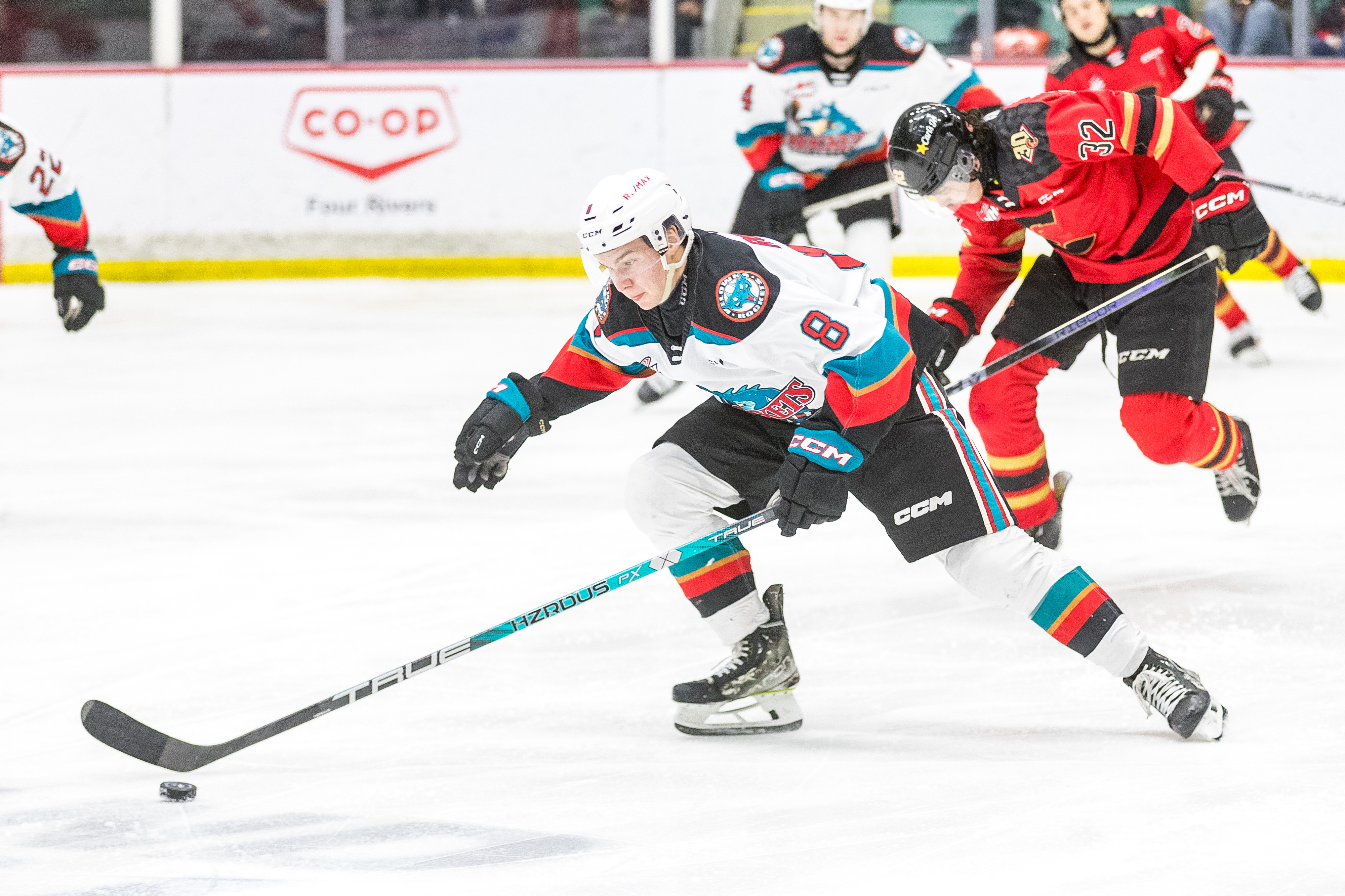 Обобщени резултати от хокей за юноши от Оканаган ЗАПАДНА ХОКЕЙНА ЛИГАКелоуна 3