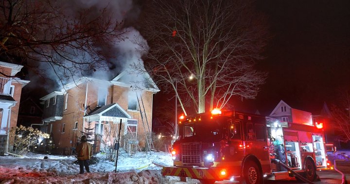 Не се съобщава за пострадали след пожар в къща в
