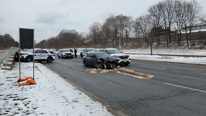 Wanted man who tried to flee from cops in Mississauga facing new charges: police - image