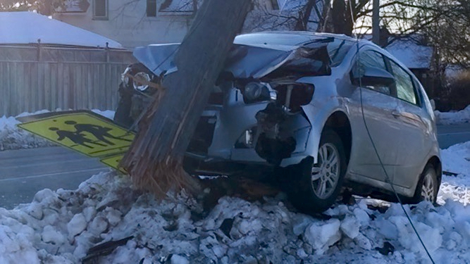 Един човек е обвинен след катастрофа на едно превозно средство