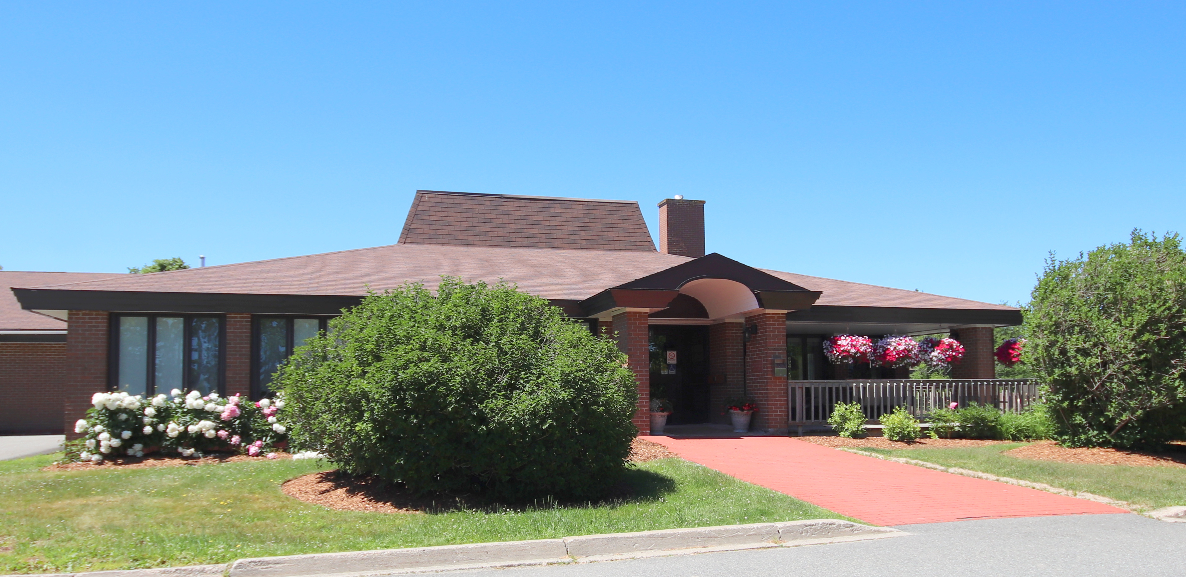 Съветът на директорите на старчески дом и заведение за дневни