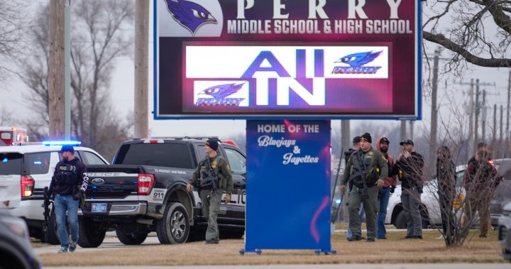 Съобщава се за стрелба в гимназията в Айова, полицията е на местопроизшествието