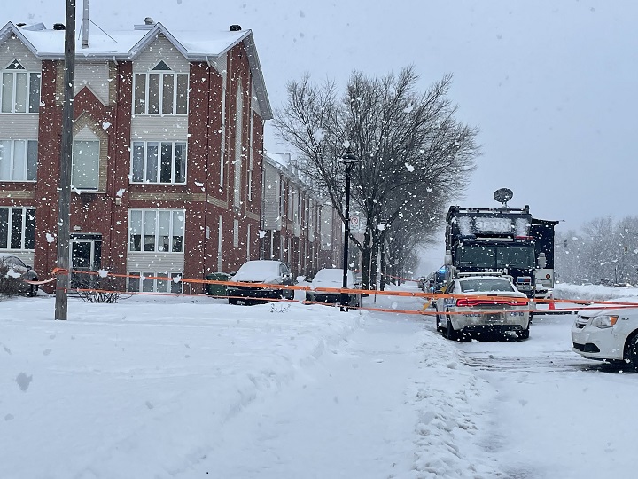 Полицията в Монреал разследва след като жена е била намушкана