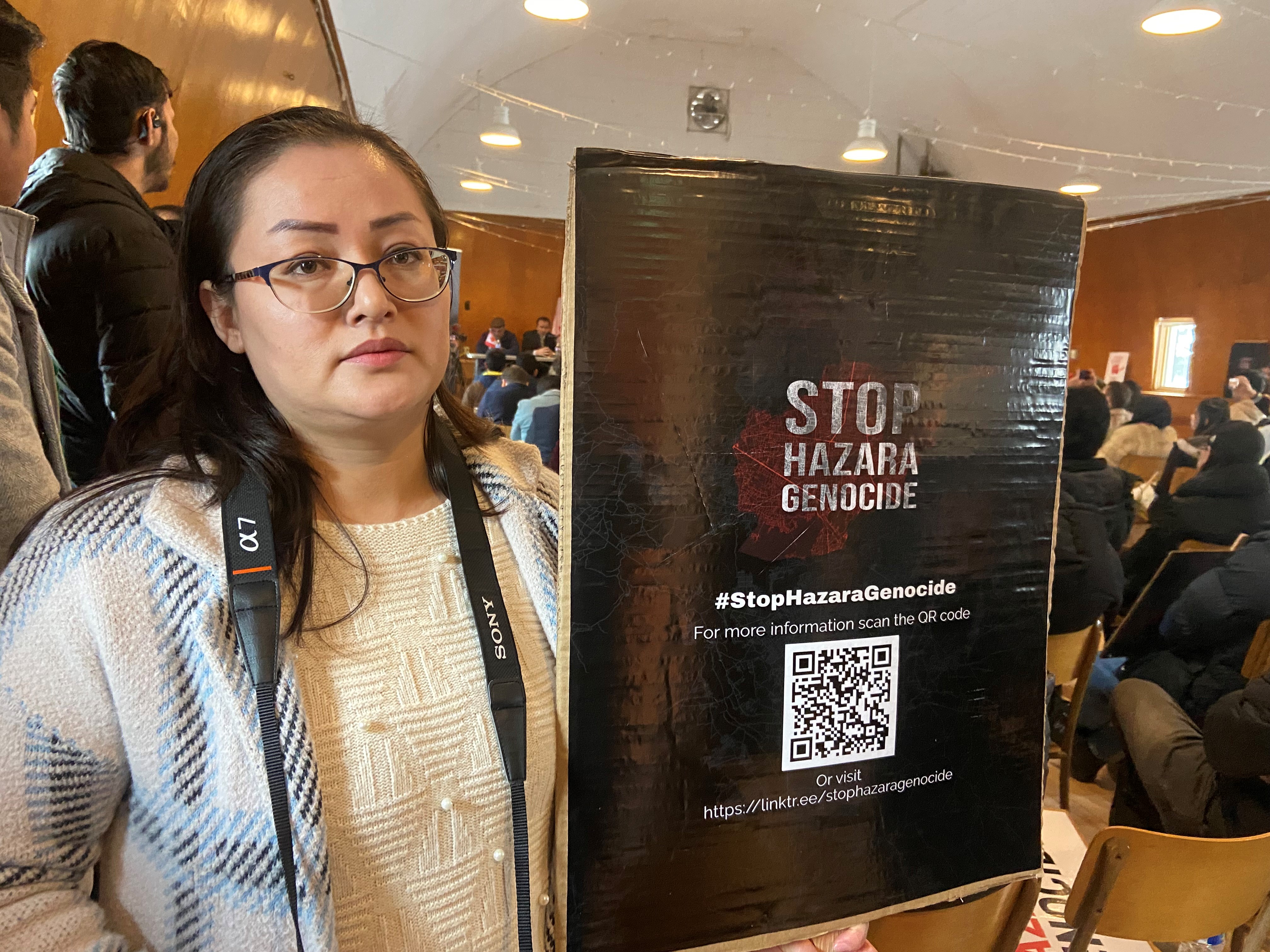 Протести се проведоха в Калгари и други градове по света