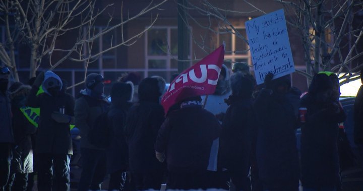 Учители протестират в Саскачеван в еднодневна демонстрация