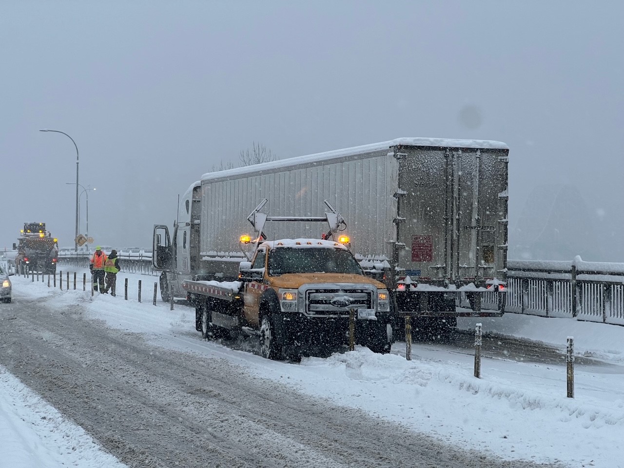 Сряда е коварен ден по пътищата тъй като обилен сняг