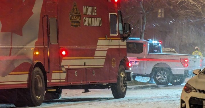 Пожар в сутерен във Вон, Онтарио, уби двама, пожарни екипи спасиха други двама