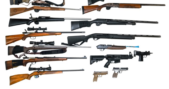 Спирането на трафика в Гранд Прери, Алта., води до обвинения за огнестрелни оръжия срещу младежи