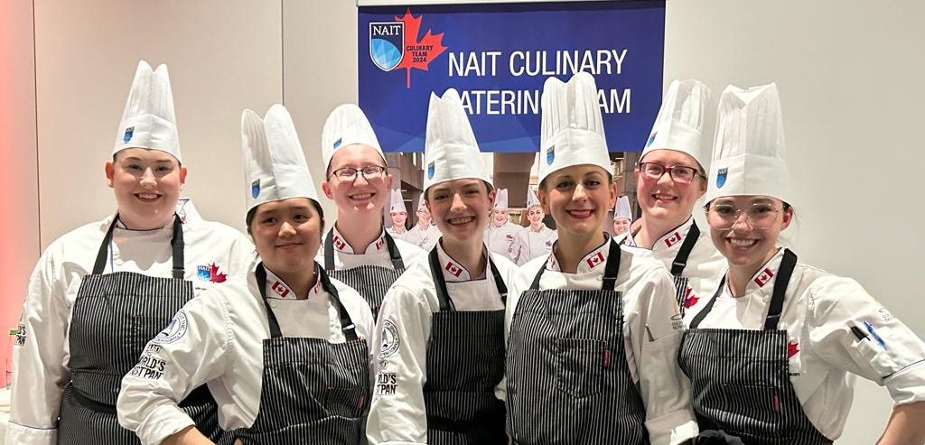 Екип от готвачи от Едмънтън — всички от тях жени