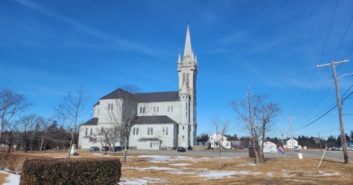Историческа църква в Нова Скотия известна като една от най големите