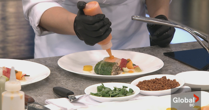 Свежо от състезанието Канадският младши кулинарен отбор показва на Дженифър