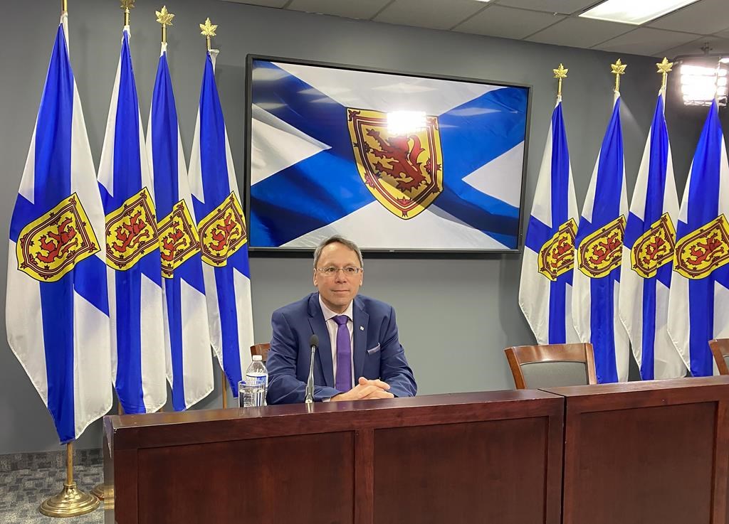 При рязка промяна на посоката университетите в Нова Скотия получават