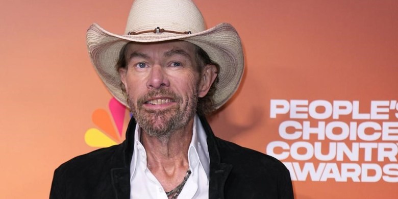 The country music family pay their respects to Toby Keith on social media