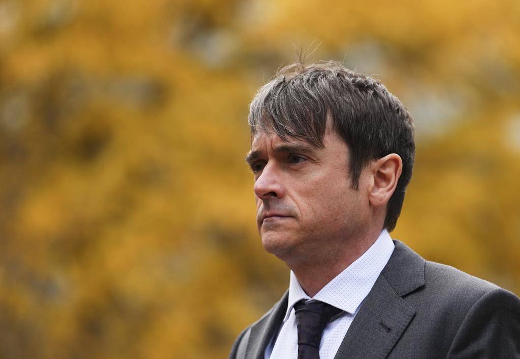 Камерън Ортис бивш служител на разузнаването на RCMP който беше