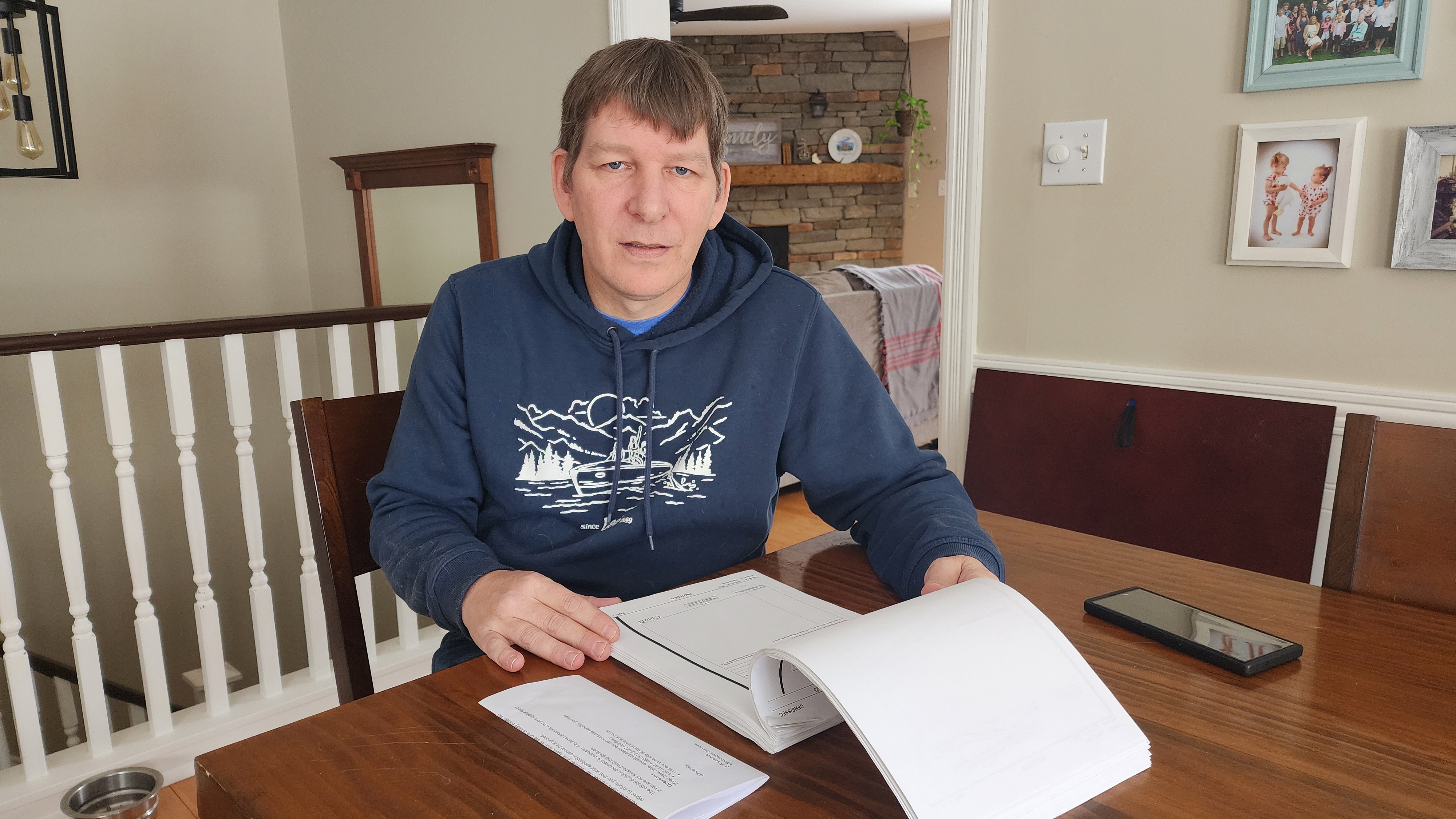 Майкъл Макнийл все още носи шлема който носеше в Афганистан