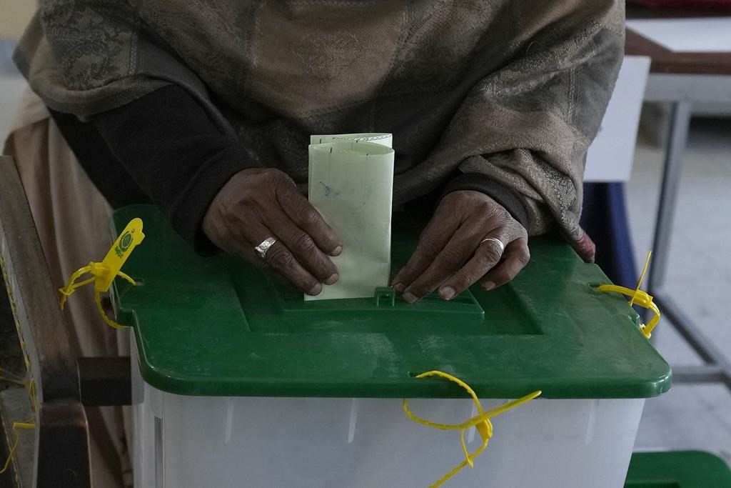 Съединените щати Великобритания и Европейският съюз в петък поотделно изразиха