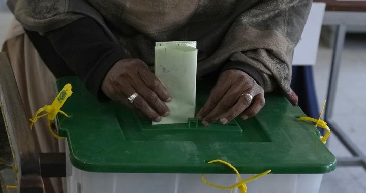 Избори в Пакистан: САЩ, Европа настояват за разследване на предполагаема намеса, насилие