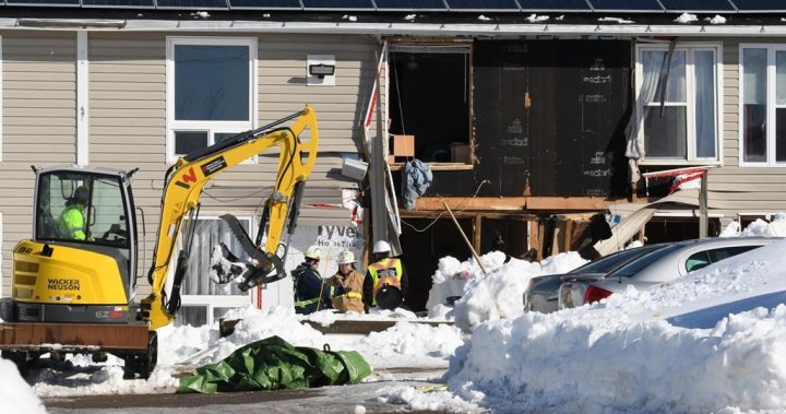 Исторически Н.С. буря: Жена загина след падане на сняг върху линията за пропан пред дома за възрастни