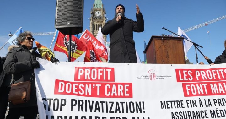NDP казва че е постигнала сделка с управляващите либерали за