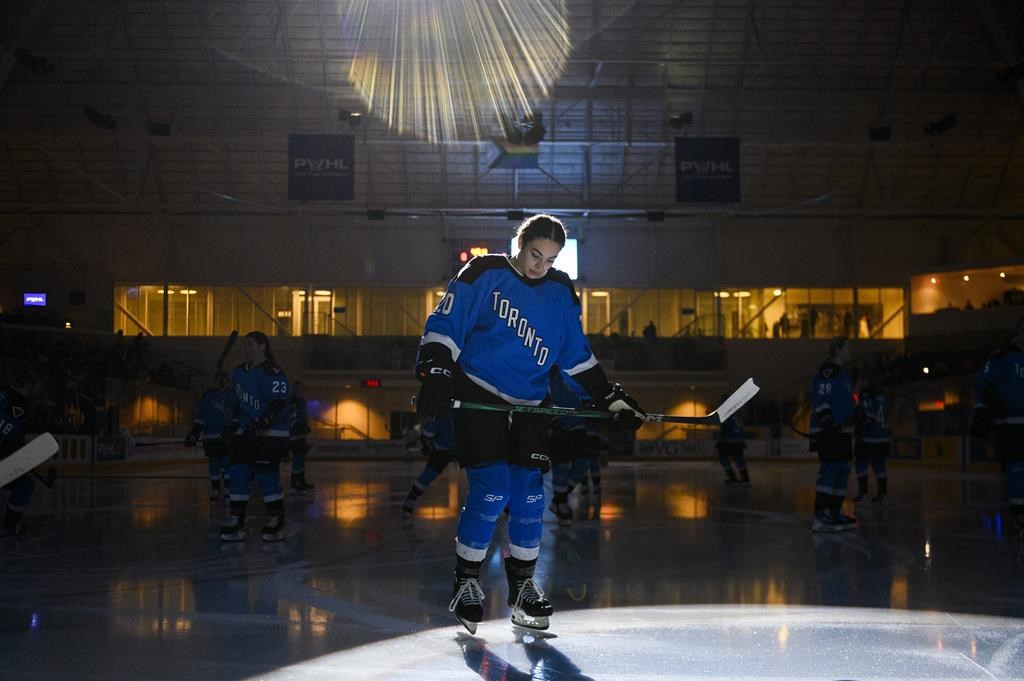 на PWHLЗвездата на Торонто нападател Сара Нърс е развълнувана от