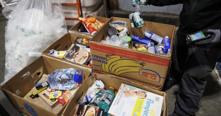 Как канадските магазини за хранителни стоки решават какво да даряват или изхвърлят