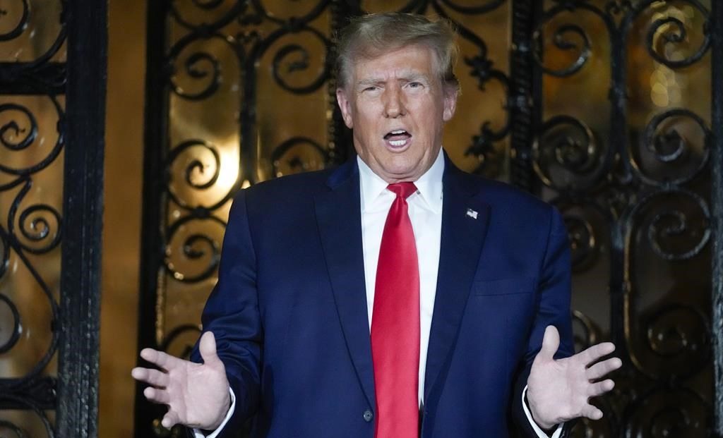 Федералните прокурори изискват съдебен процес на 8 юли срещу бившия