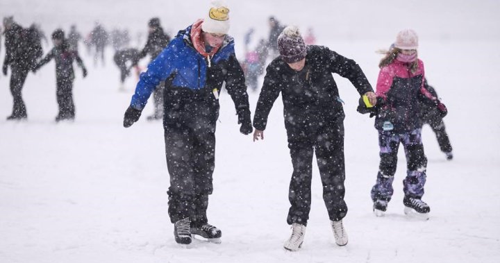 Откриване на канала Ридо за пързаляне на Ден на семейството сред лют студ в Отава