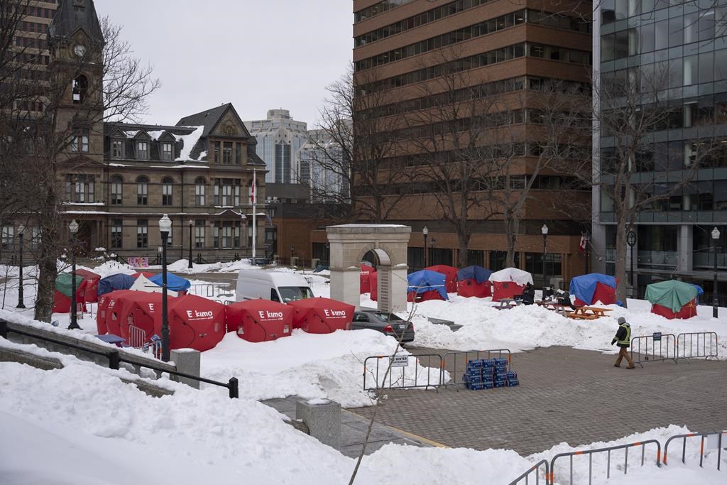 С крайния срок на Халифакс за жителите да напуснат пет