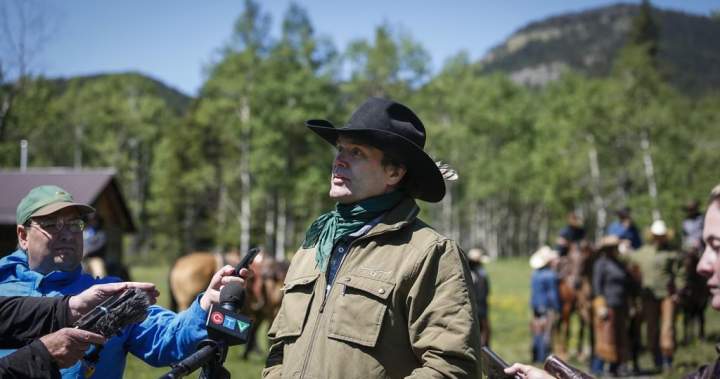 Певецът от Алберта Корб Лунд получи зелена светлина да започне