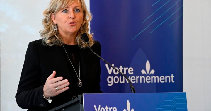 Квебек открива нова линия за помощ за политици, след като стотици напуснаха поста