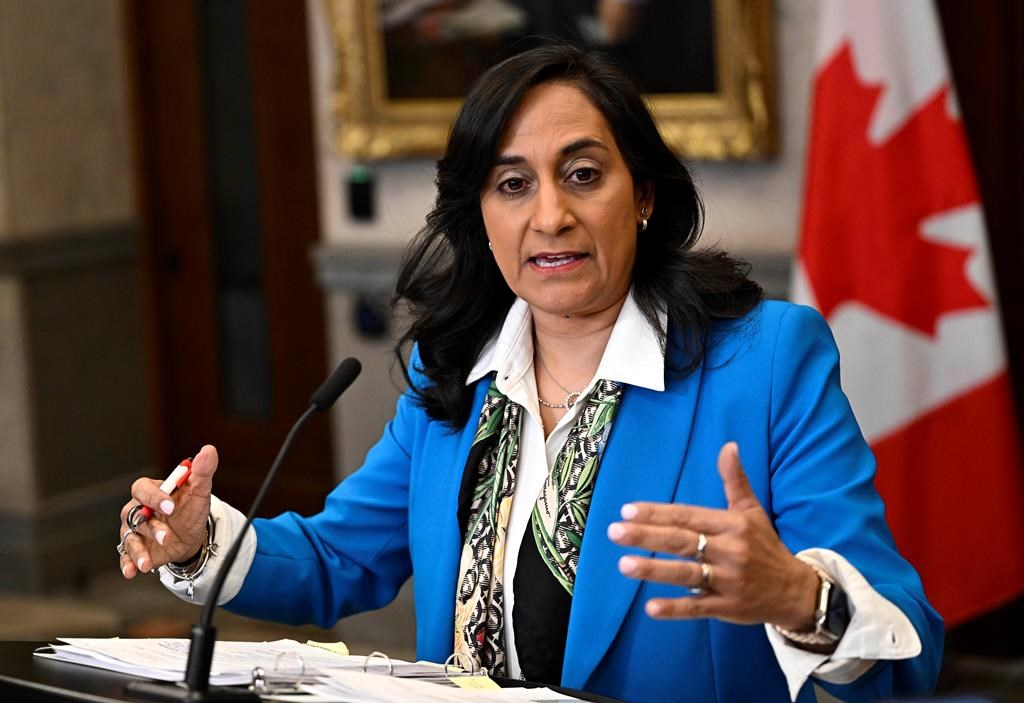 Приоритетите на разходите на федералното правителство се променят драстично през